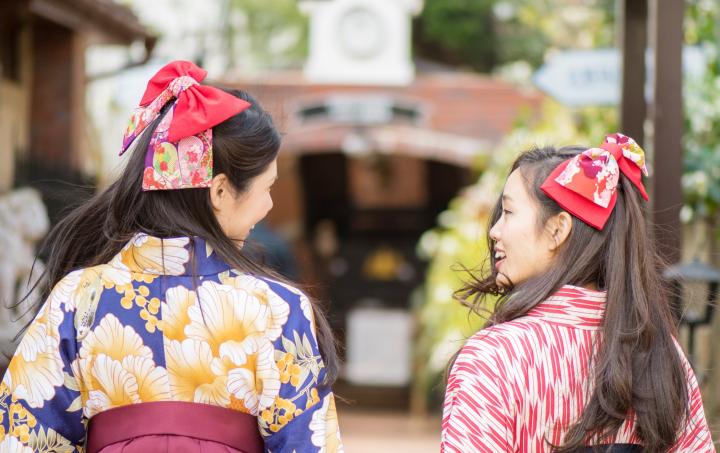 神戸の街を袴でおさんぽ 和装のプロがコーディネートする袴レンタル専門店 はいからさん神戸 ことりっぷ