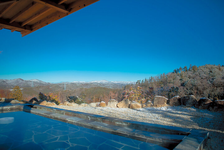 【くしはら温泉】標高464m、絶景に囲まれた山頂の露天風呂