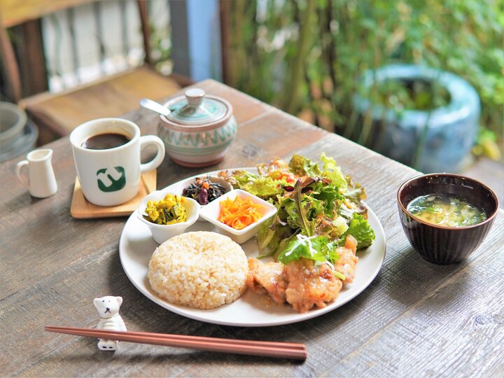 【むちらぶ@（本日評価予定）】んきや 古い木造店舗 自然に囲まれたカフェ くまパワ！ » 2022年4月22日（金）【特集】くまコレ！～新緑