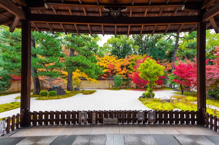 紫式部の邸宅址を雅に彩る庭園紅葉・廬山寺