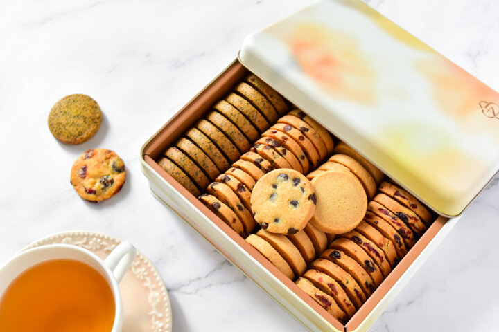 メープルのやさしい甘味に抱かれる、「ラ・ノスタルジー」の懐かしくも新しいクッキー缶