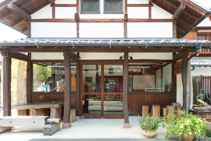 秩父の名物餅を手掛ける老舗和菓子店のカフェ「MITOYA HONTEN」