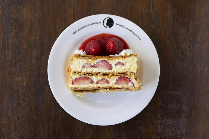 パイのサクサク感がたまらない!ナポレオン・パイを食べに神戸・元町の「room401」へ