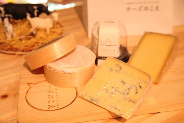 北海道の工房から毎日届くナチュラルチーズが話題。東京・清澄白河「チーズのこえ」