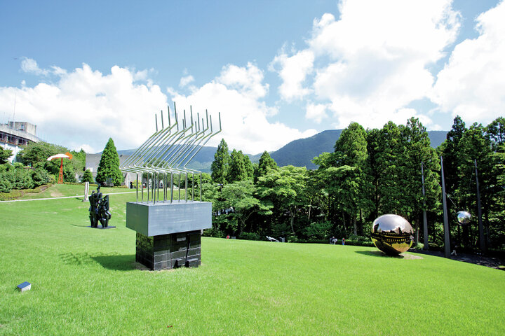 箱根の美術館でおさんぽしながら芸術鑑賞。自然と融合したオープンエアのアート空間へ