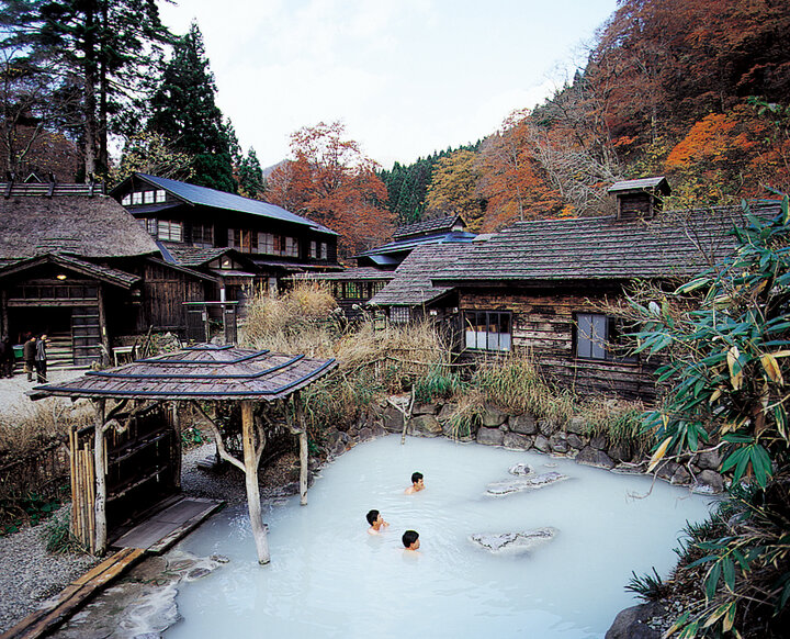 一度は行きたい乳頭温泉郷の温泉宿5選。秘湯ムードあふれる温泉でしっとりお肌に ｜ ことりっぷ