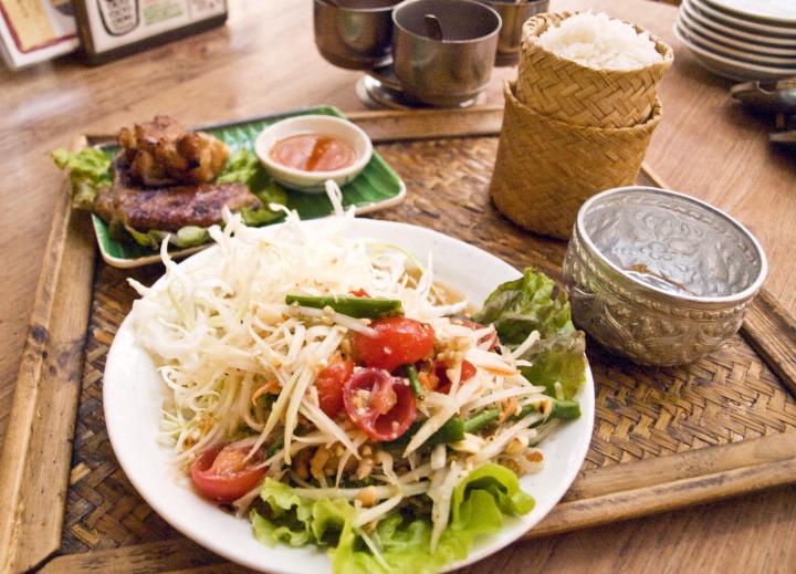 タイのお母さんたちが作る本場の屋台ごはんが人気。吉祥寺「アムリタ食堂」