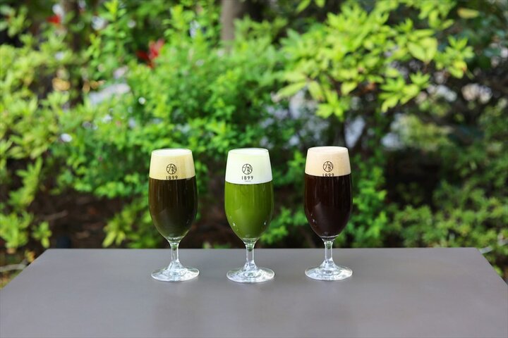 見た目のインパクト大な真緑の「抹茶ビール」や“お茶”を使ったユニークなアルコールドリンク8種が飲み放題