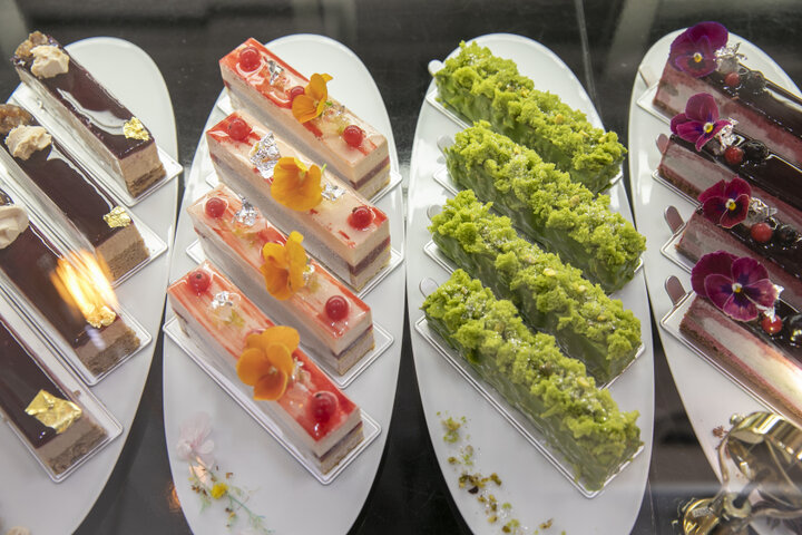 桜の名所・播磨坂に立つ「Pâtisserie L'essentielle」で香り高いスイーツを