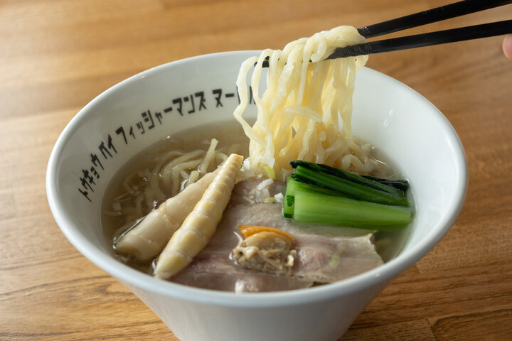 風味豊かな貝だしのラーメンが評判「Tokyo Bay Fisherman’s Noodle」
