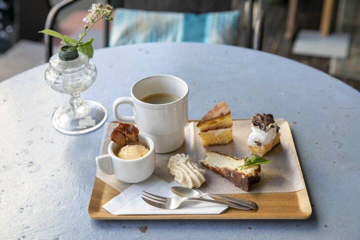 都電荒川線沿いの「+h café」で楽しむ、パリ仕込みのスイーツと