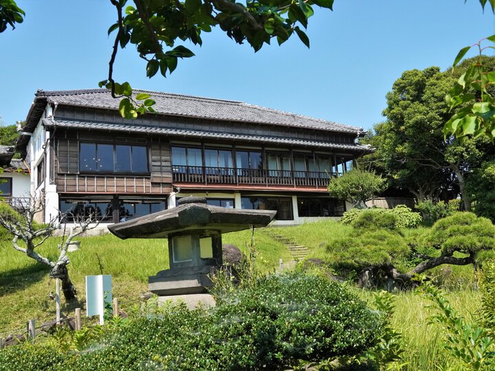 文化的な魅力もあふれる鎌倉山のお屋敷