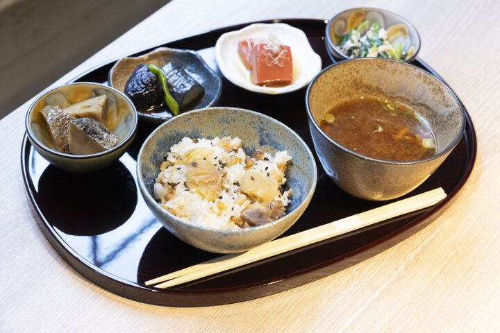 ランチには栗をたっぷり使った食事メニューをどうぞ