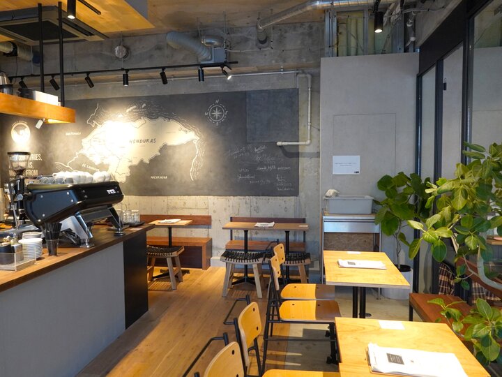 スイーツもおすすめのコーヒー専門店「27COFFEE ROASTERS KAMAKURA」