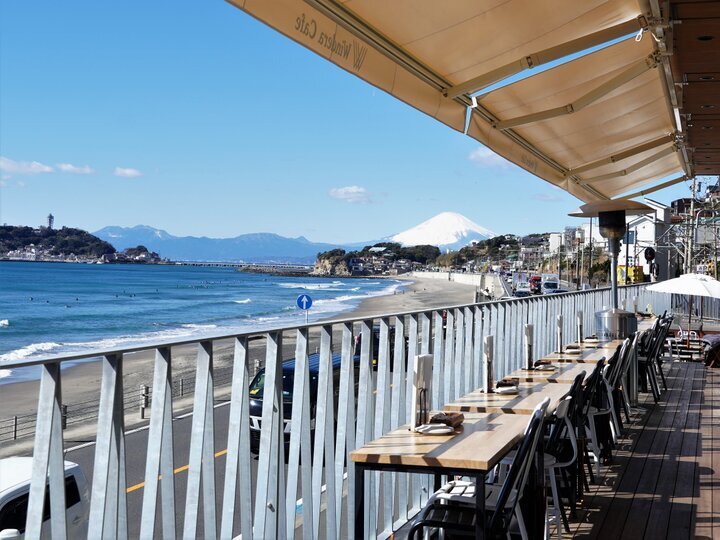 【七里ヶ浜】テラス席で湘南・七里ヶ浜の海を一望「Windera Cafe」