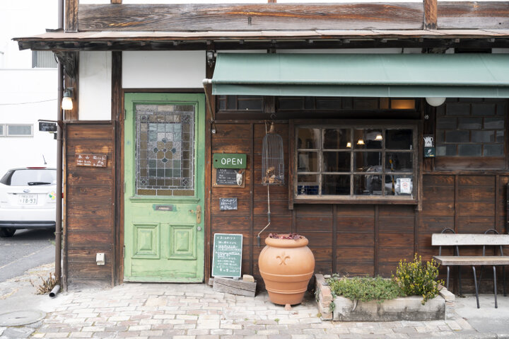 築100年の秩父の古民家をリノベーション。洗練した空間の「泰山堂カフェ」