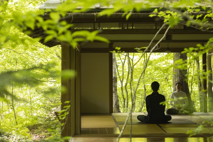 この夏は、避暑地で心と体を整える特別な旅を。「軽井沢 夏の健幸滞在」／星のや軽井沢