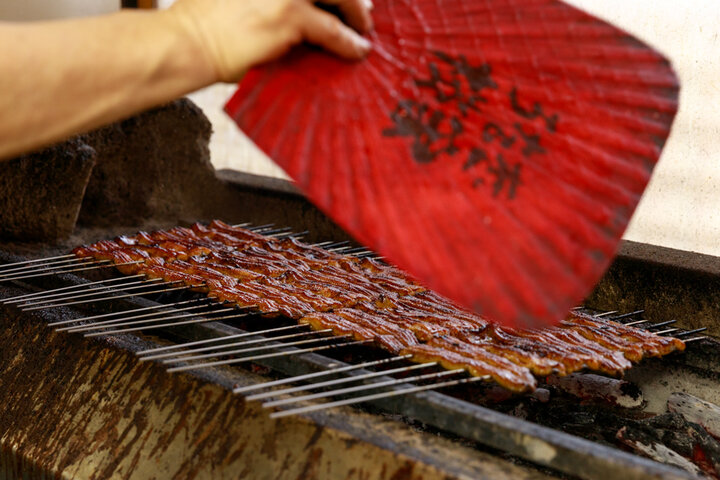 職人技で仕上げる、最適な焼き加減の蒲焼