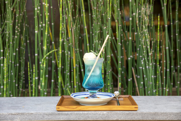 中庭をのぞむ古民家カフェで、あんみつやクリームソーダを。茅ヶ崎「濱時間カフェ」