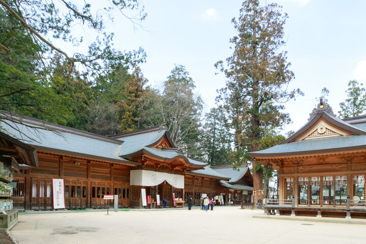 パワースポットとして知られる「穂髙神社」をお参り