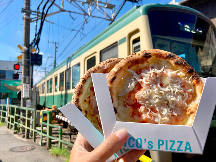 江ノ島すばな通りで見つけた♪ 食べ歩き用のかわいらしいミニピッツァが話題の老舗イタリアン「PICO」