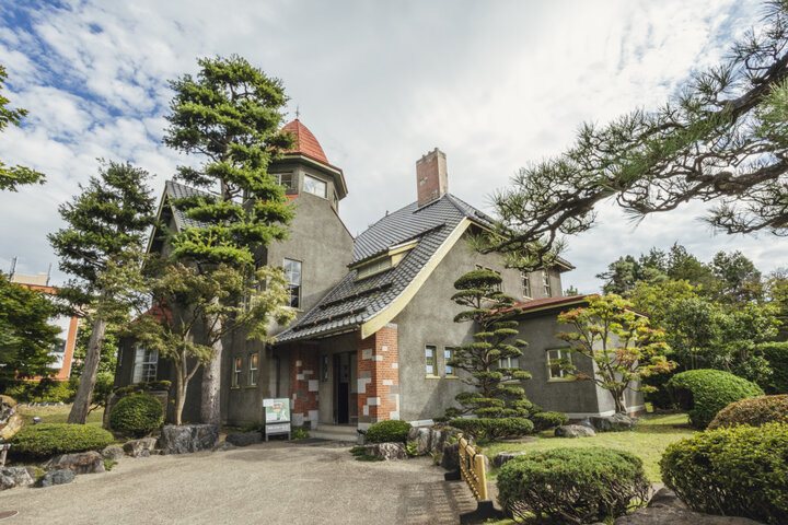 弘前市内でも有名な趣のある雰囲気の洋館