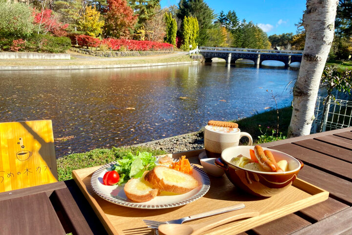 ヨーロッパの運河みたいな水辺の隠れ家でゆったりランチ♪ 軽井沢「うめの木カフェ」オープン