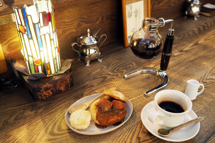 横浜・六角橋のレトロな喫茶店でほっこり珈琲タイム♪ 時を忘れる隠れ家「珈琲文明」へ