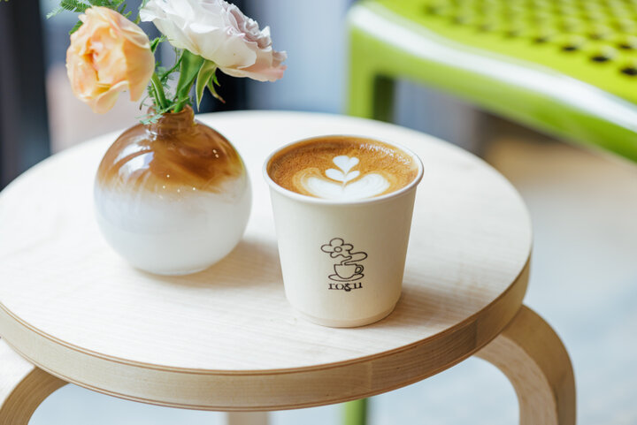 花とコーヒーに癒やされる、名古屋・矢場町の「roku flowers and coffee」