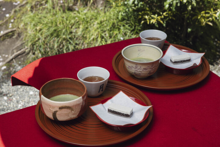 ぜひ庭園で味わいたい抹茶とお菓子