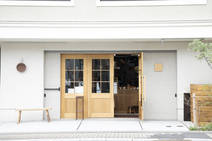 国産小麦の香ばしさが店内をつつむベーカリー「製パン雅」