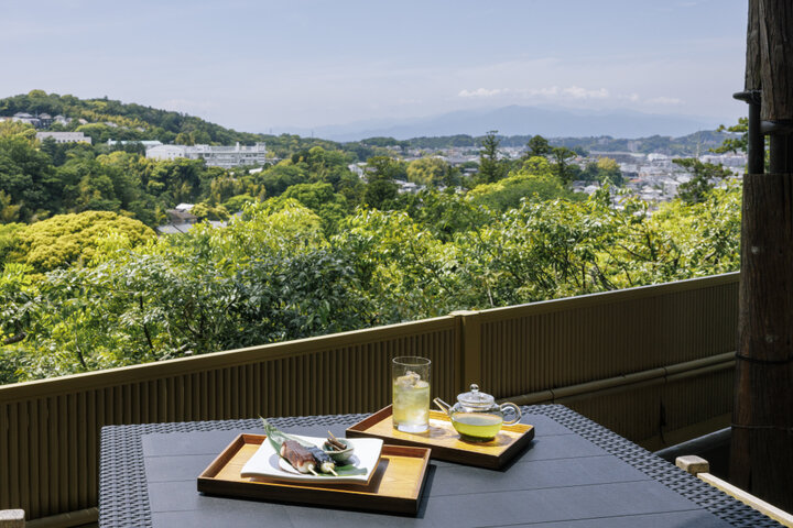 北鎌倉の天空カフェ♪ 円覚寺の絶景テラスで心うるおうひととき「弁天茶屋 航」　