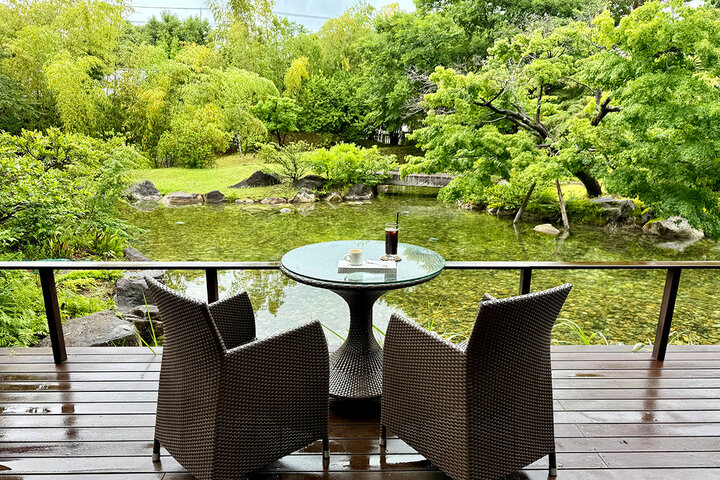100年の時が磨く、世界的デザイナーが手がけた老舗宿へ。伊豆「玉峰館」でのんびり贅沢なひとときを