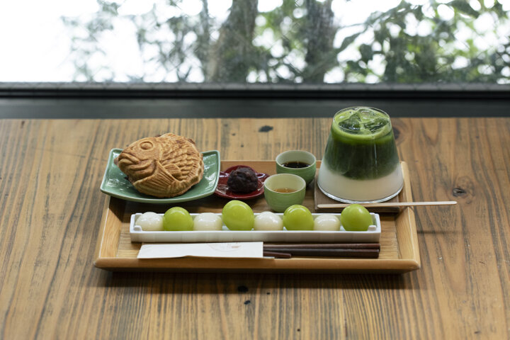 モチモチ白玉と旬のフルーツの組み合わせが人気♪ 下町・向島にあるあんこのカフェ「まんまる」