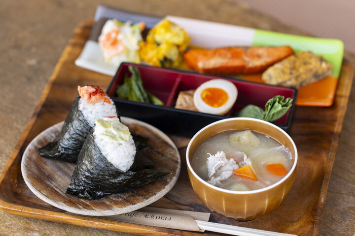 深大寺で大人気♪新潟のおいしさが詰まったお店／おむすび cafe & dining「マイクロカフェ」