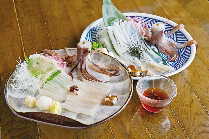 函館で食べたいイカ料理5選。新鮮なイカ刺しやユニークなイカスミ餃子まで