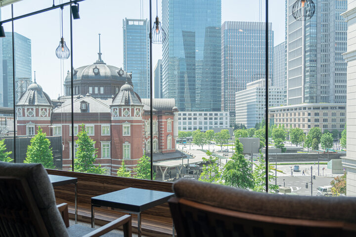 東京駅近くでゆったり過ごせるカフェ6選～冬のイルミネーションもきらめく街で～