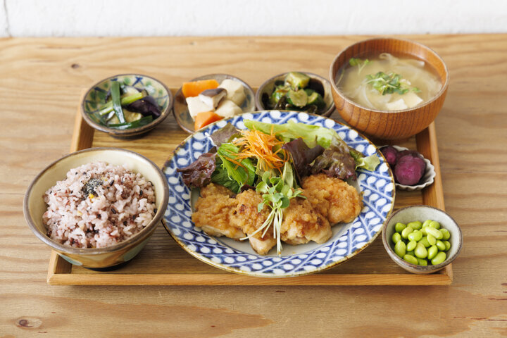 【2026年版】おしゃれな空間で味わう、東京都内のおすすめ定食6選~蔵前・吉祥寺など、一人でも入りやすいお店も~