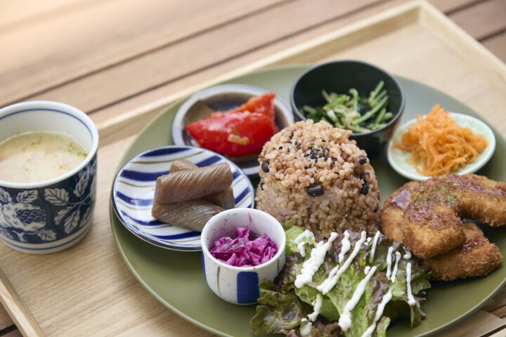 酵素玄米たっぷりのヘルシー定食を♪高円寺の人気カフェ「コレト -everyday vegan gohan-」