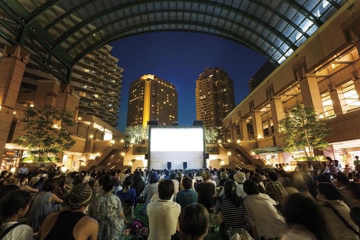 夜の野外映画会も♪ 都会の真ん中で夏を楽しむ『恵比寿ガーデンピクニック』が開催中