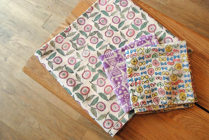 谷中にオープンして1周年♪ 紙&布を使ったアイテムの専門店「紙と布」