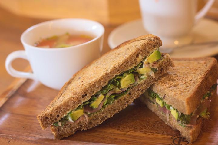 エステサロンがプロデュースする、野菜たっぷりオーガニックキッチン