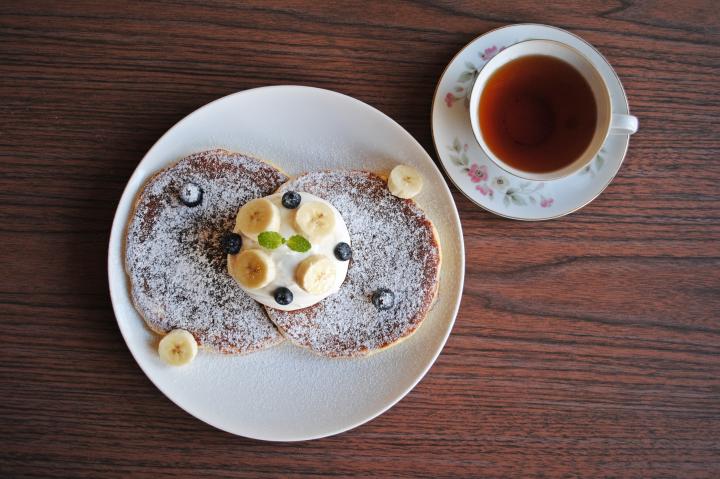 ふんわり大きなパンケーキをのんびりと楽しみたい 京都・西院の町家カフェ「ダバダバ」
