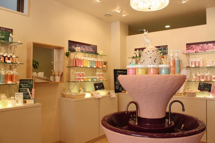 香り高いオーガニックコスメが揃う、学芸大学の「フルーツルーツ」で美肌チャージ