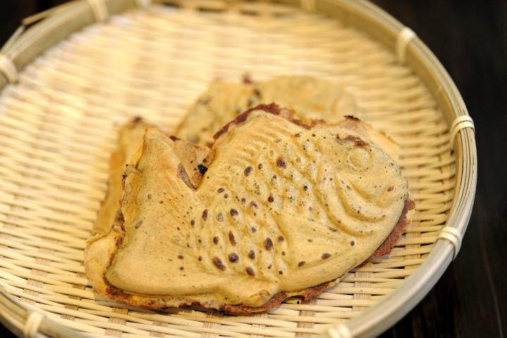 伝統の製法で焼かれる、阿佐ヶ谷の「たいやき ともえ庵」