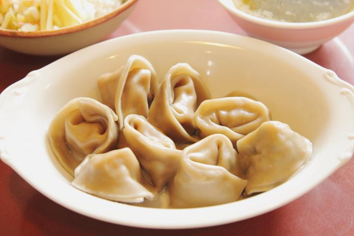 むっちり皮の個性派水餃子に女性ファンがたくさん。代々木上原「按田餃子」