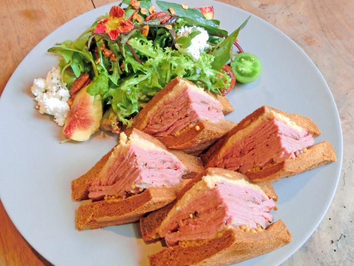 オリジナリティあふれる組み合わせが人気!パンまで自家製にこだわった福岡のサンドイッチ専門店