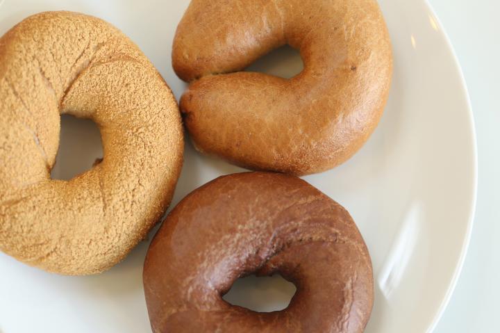 南国の島・沖縄の味を盛り込んだベーグル専門店「ココベーグル」