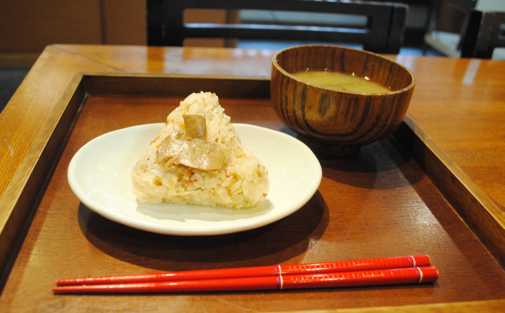 京都観光のお供にも♪ 錦市場で愛される、老舗のお米屋さんが営む「おむすび茶房」