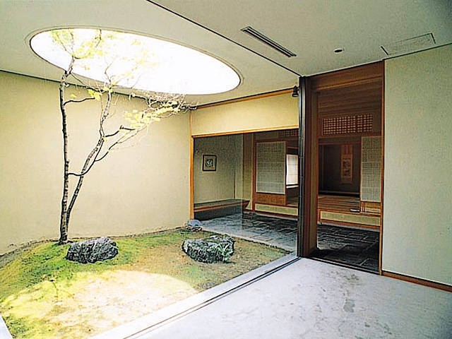 「何必館」1981年発行　【限定】壱仟五百部の内第五六七部　京都現代美術館 何必館」1981年発行【限定】壱仟五百部の内第五六七部京都現代美術館